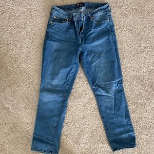 GAP Women's Skinny Jeans in Medium Blue Wash
